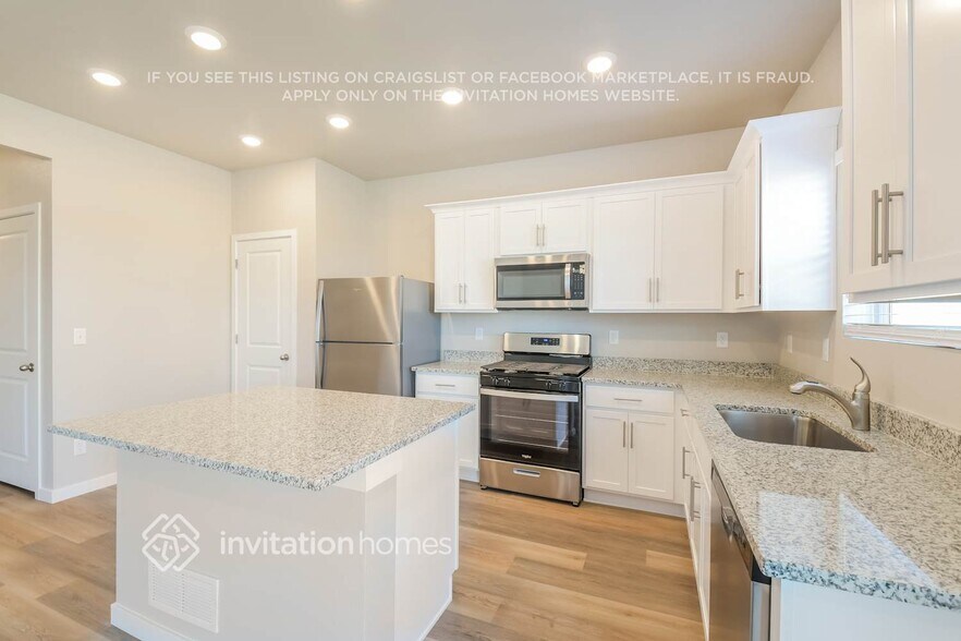 Building Photo - 7212 Dolores Ave