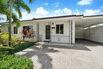 Building Photo - 7450 SW 36th St