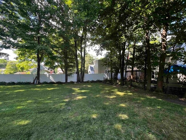 Building Photo - 9 Salem St