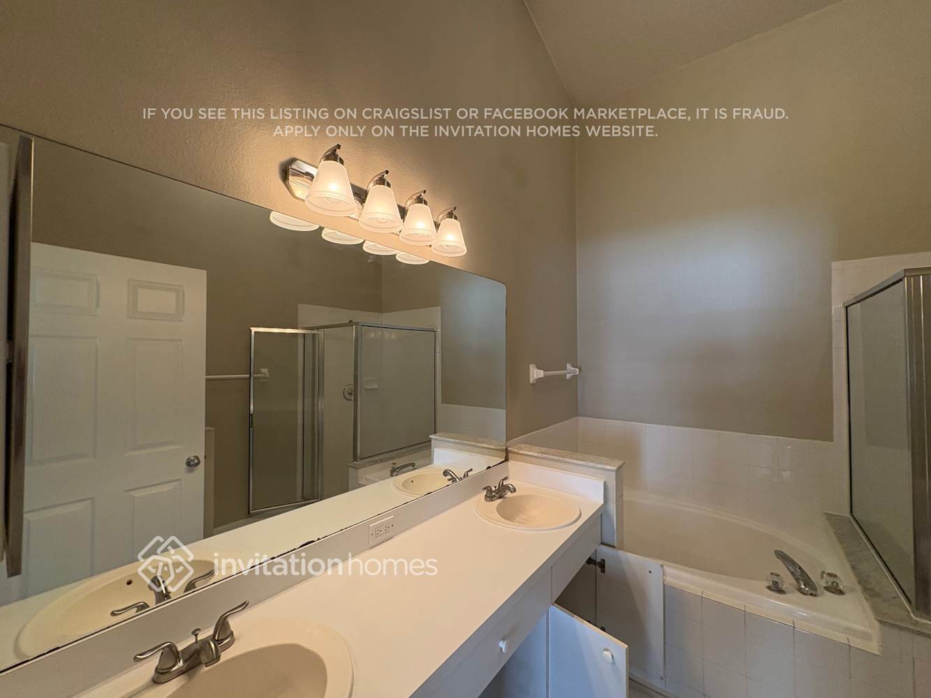 Building Photo - 19002 Weatherstone Dr