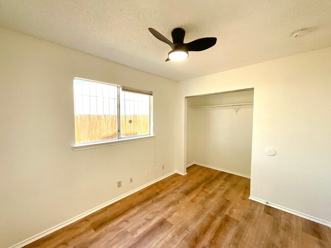 Building Photo - **APPLICATION RECEIVED** 2-Bedroom Duplex Near Highway 78- Pet-Friendly with Fenced Yard! SECTION...