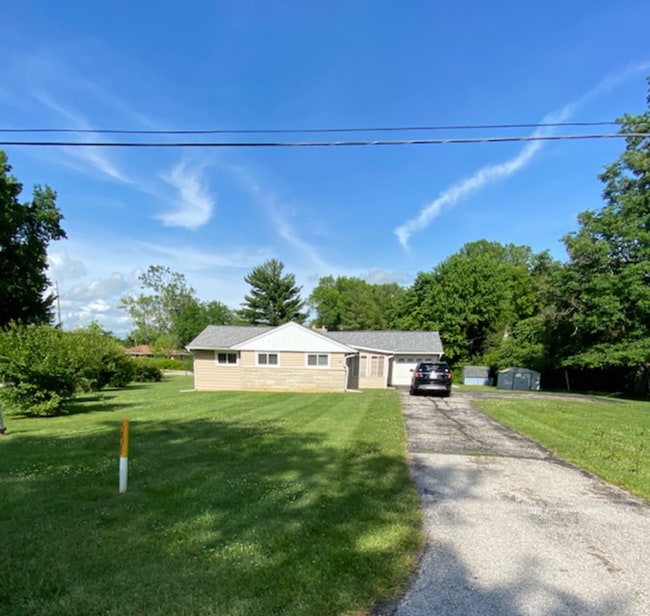 Primary Photo - 410 N Hillsdale Dr