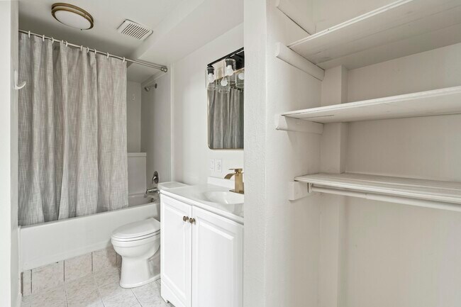 Building Photo - 819 W 2300 N