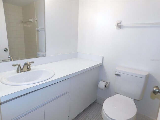 Building Photo - 204 Caryl Way