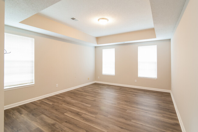 Building Photo - Large Goose Creek Home