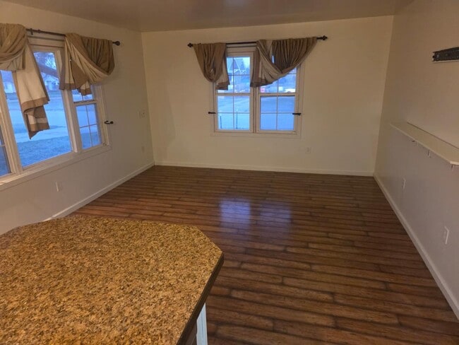 Building Photo - 510 N 11th St