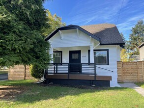 Building Photo - 6541 SE 89th Ave