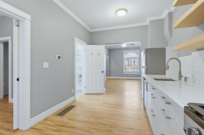 Building Photo - 1032 28th St