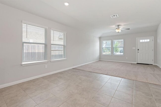 Building Photo - 14417 Heartland Dr
