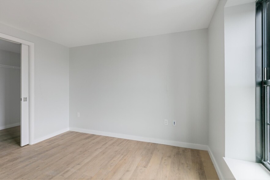 Building Photo - 11 Soden St
