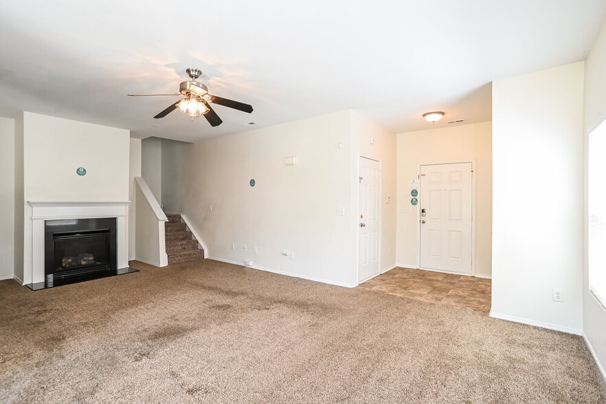 Building Photo - 2222 Buckleigh Dr