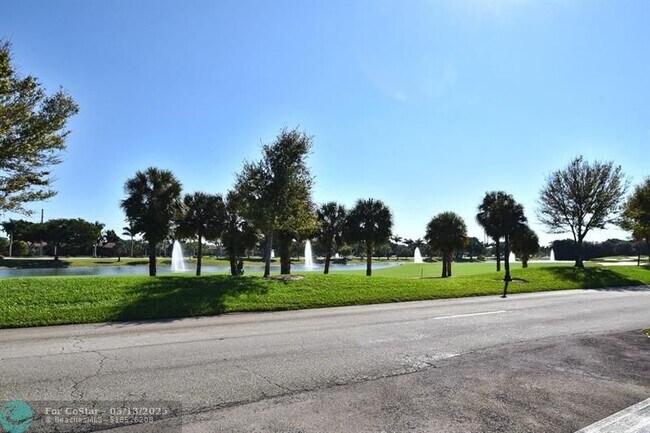 Building Photo - 6715 Via Regina