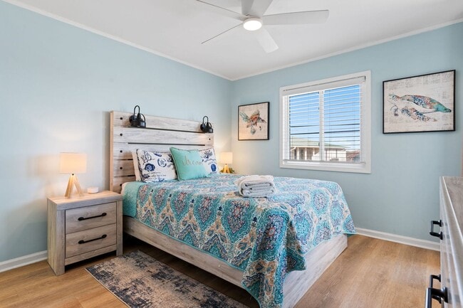 Building Photo - Fully Furnished Beach Front Rental