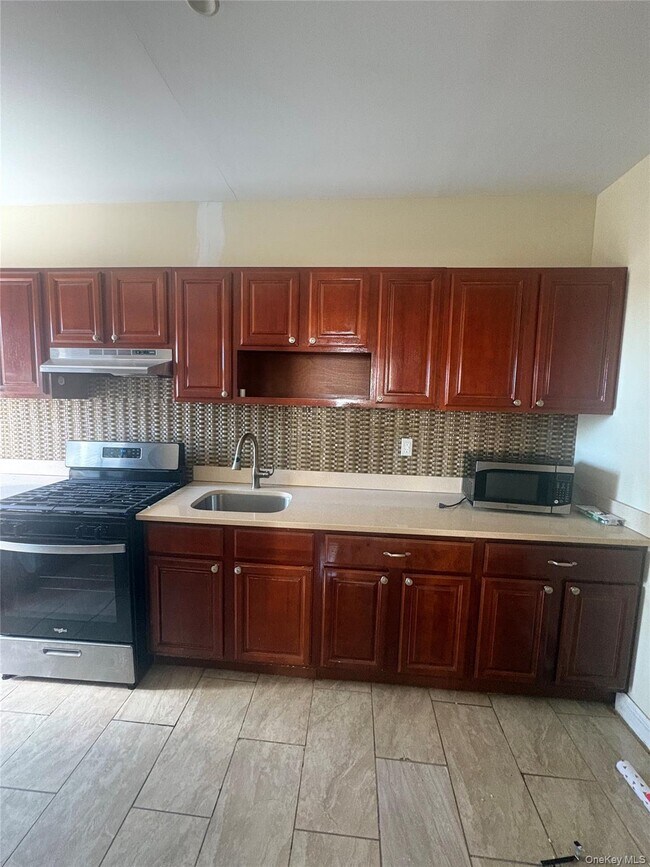 Building Photo - 3334 Eastchester Rd