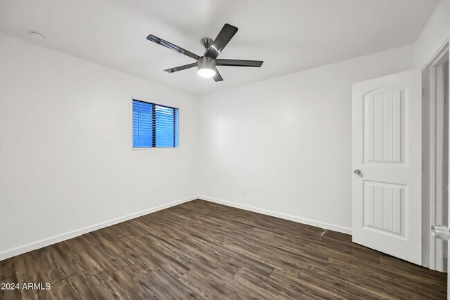 Building Photo - 1744 W Glendale Ave