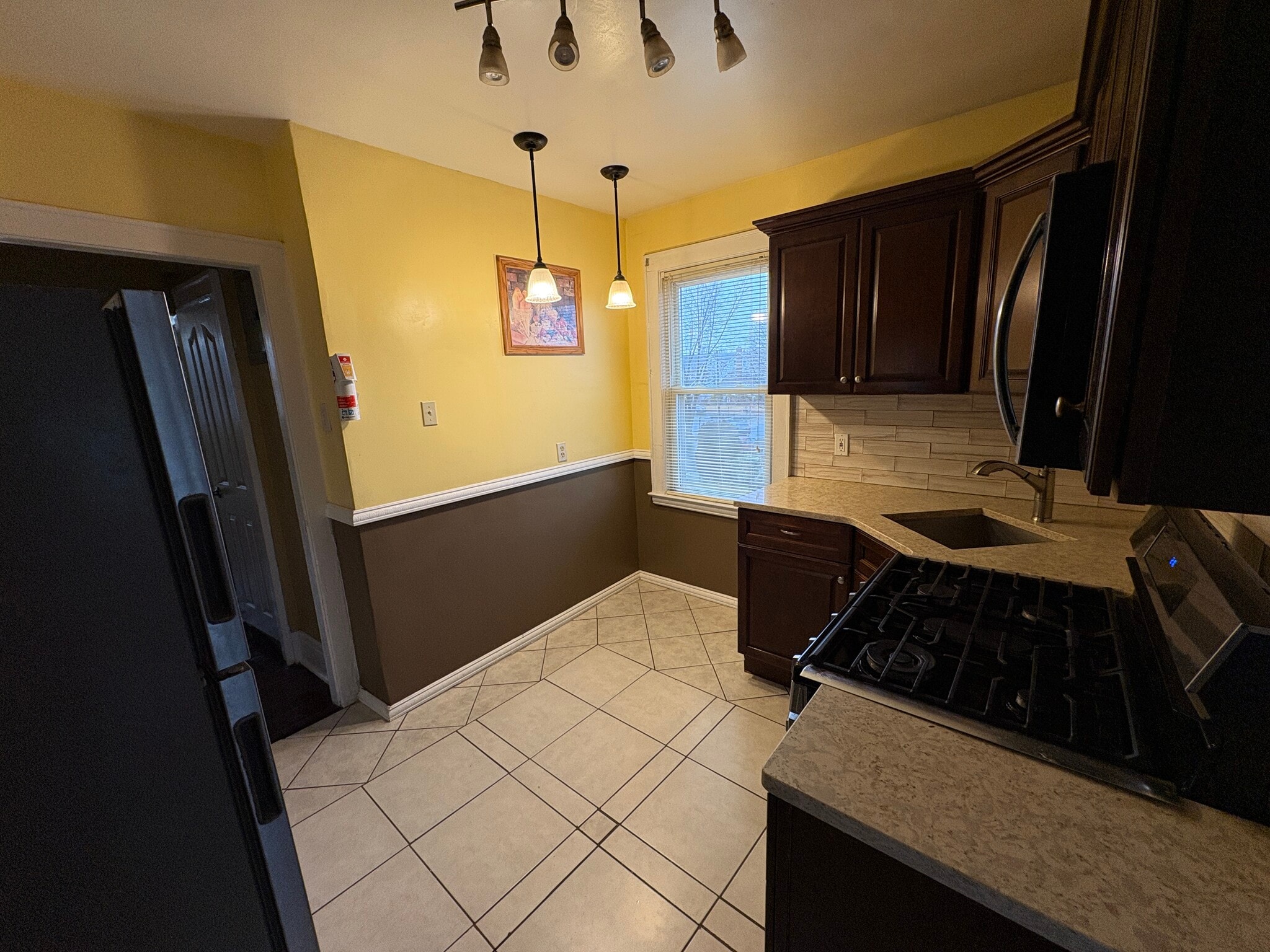 Building Photo - 11543 Mexico St