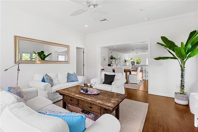 Building Photo - 2360 NE 15th Terrace