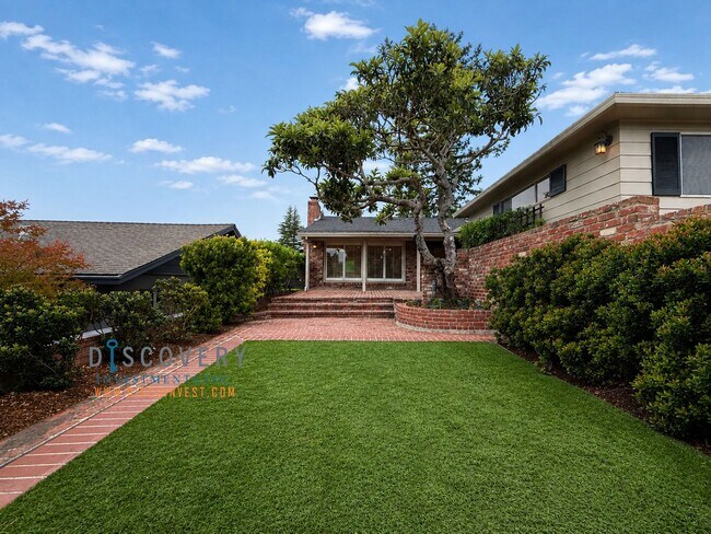 Building Photo - Refined Piedmont Residence with Timeless Mid-Centry Appeal