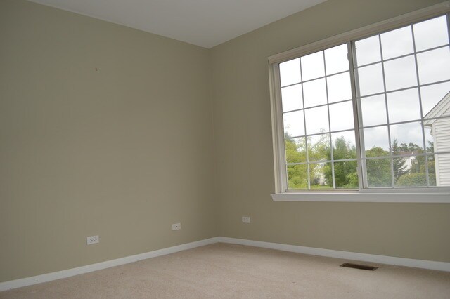Building Photo - 696 S Rosehall Ln