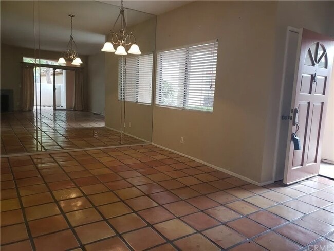 Building Photo - 208 Villa Point Dr