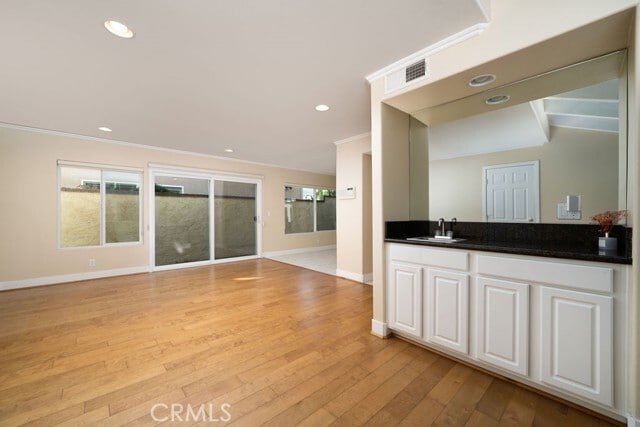 Building Photo - 34 Columbus