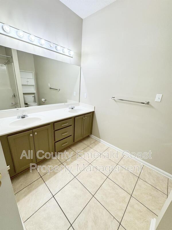 Building Photo - 732 E Mack Bayou Dr
