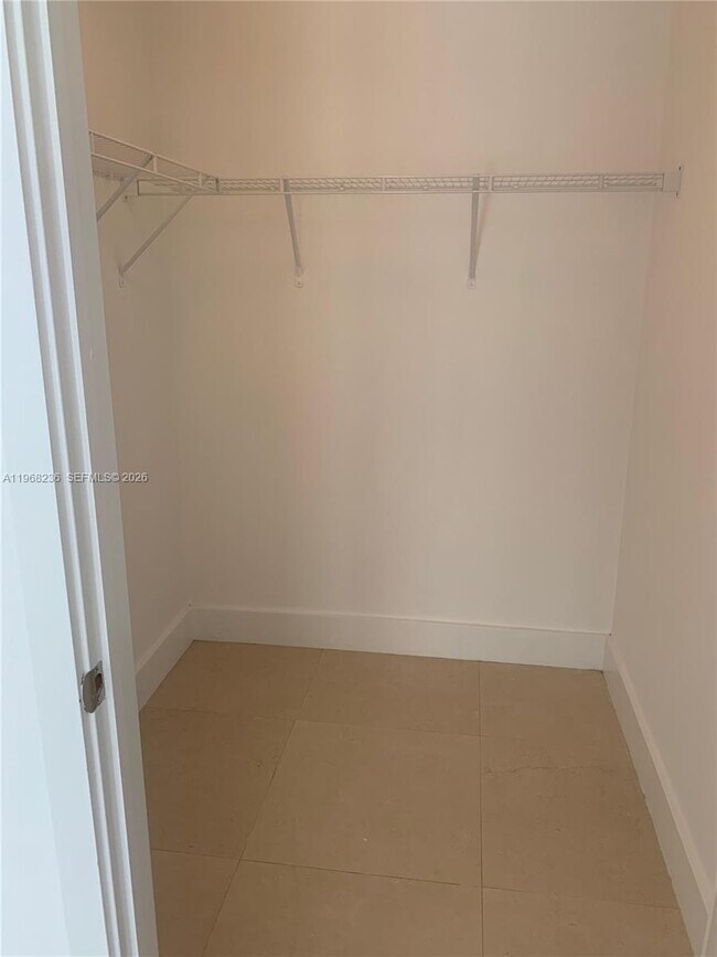 Building Photo - 201 SW 17th Rd