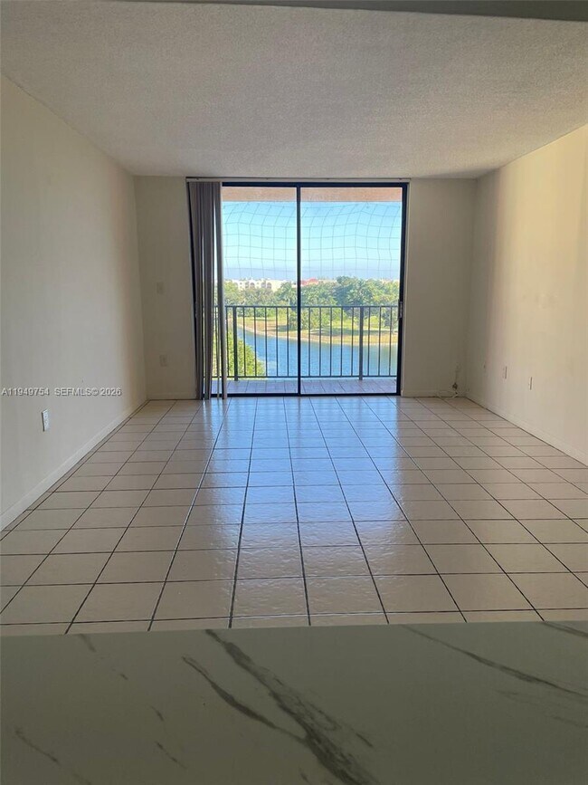 Building Photo - 9688 Fontainebleau Blvd