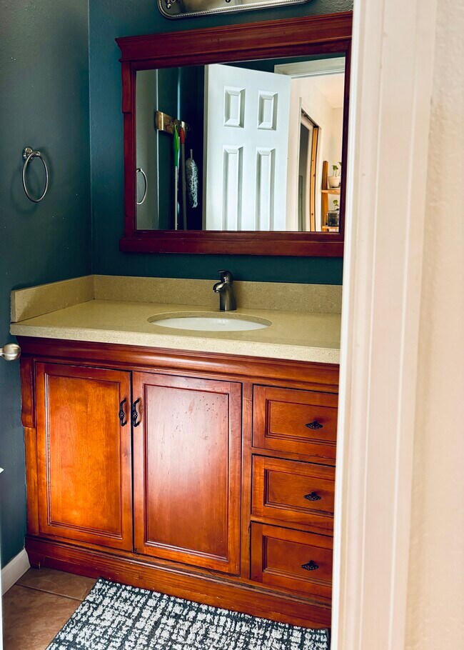 Building Photo - 3363 Madison Ave