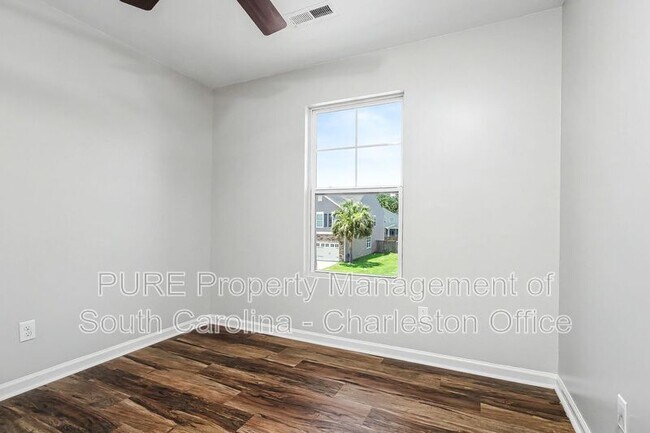 Building Photo - 407 Greywood Ln