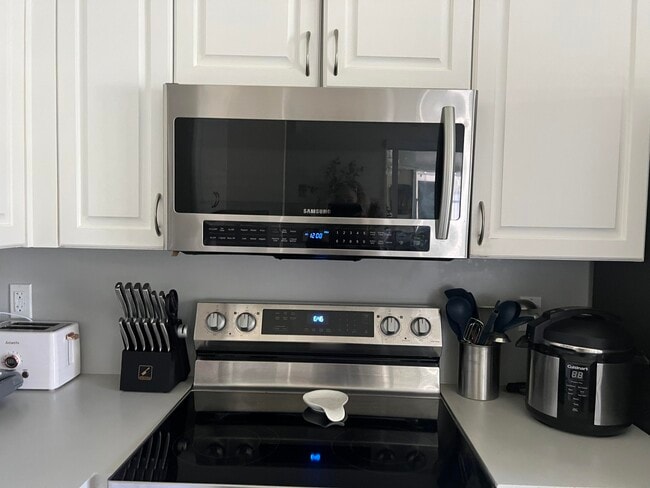 Building Photo - 7565 Edisto Dr