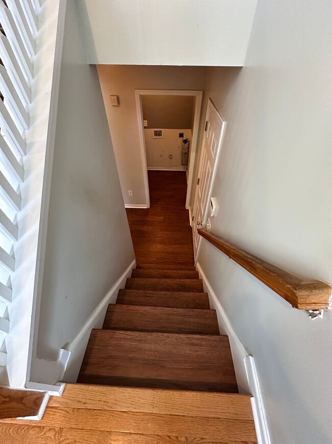 Building Photo - Exclusively Offered By Muse Realty Rentals...