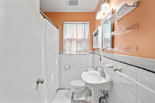 Building Photo - 5081 Rich Rd