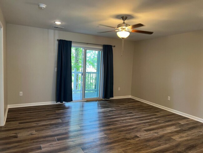 Building Photo - 3 Bedroom, 2 Bath, Condo at Tullamore Lakes in Sun Colony. Available now@