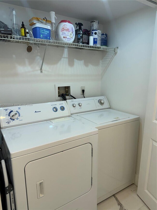 Building Photo - 1250 S Miami Ave