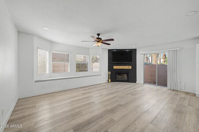 Building Photo - 11145 N 109th St