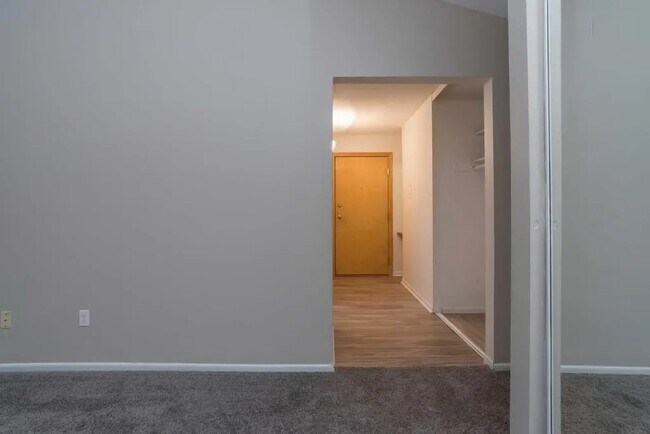 Building Photo - 4536 Cedar Lk Rd S