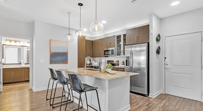 Building Photo - 2627 Live Oak St