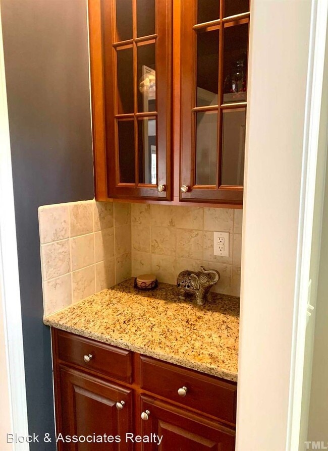 Building Photo - 5 br, 3 bath House - 1221 Hill Hollow Way