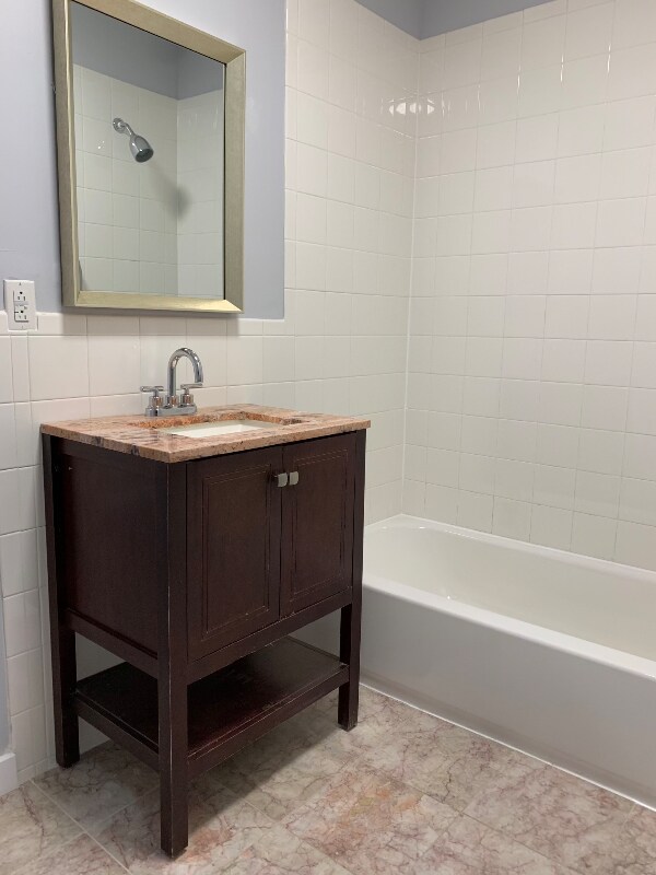 Building Photo - 426 W Laurel Ave