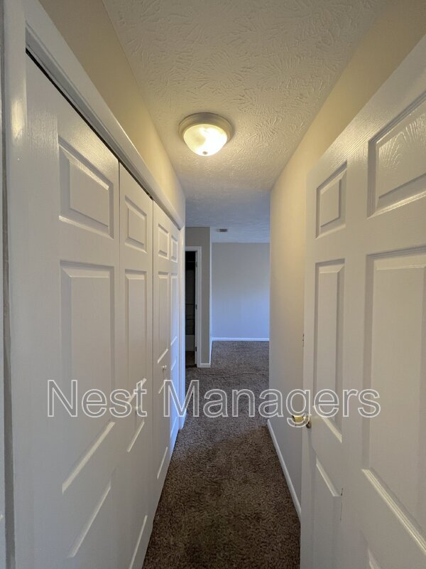 Building Photo - 1018 Wood Creek Dr