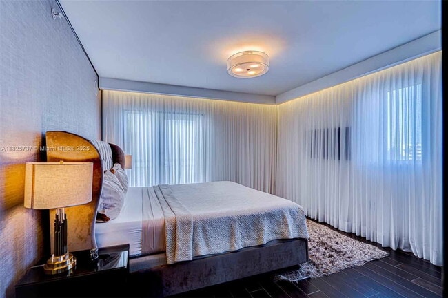 Building Photo - Sunset Harbour Drive, Miami Beach, FL 33139 - 2 BR 2 BA condo