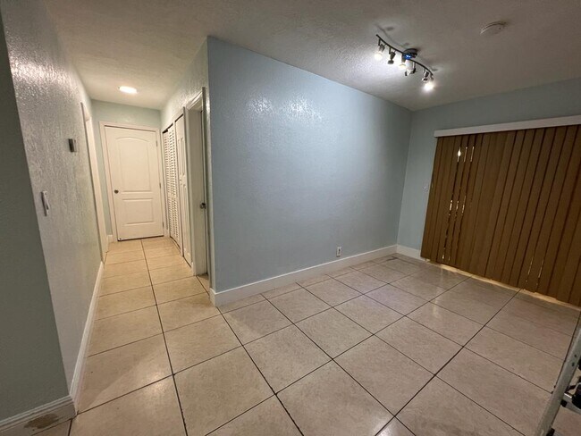 Building Photo - 6870 SW 5th Ct