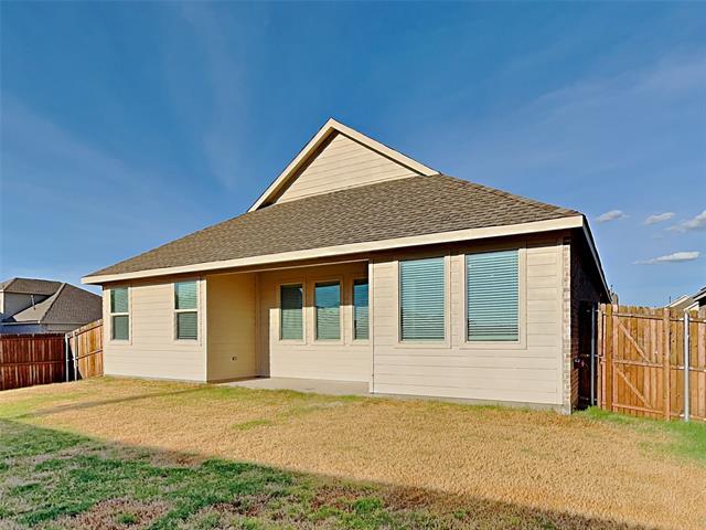Building Photo - 300 Hackberry St