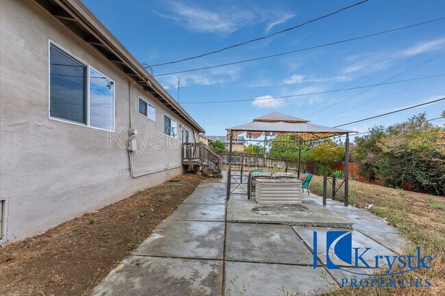 Building Photo - 175 Toyon Dr