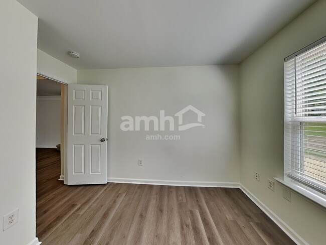 Building Photo - 402 Annaberg Ln