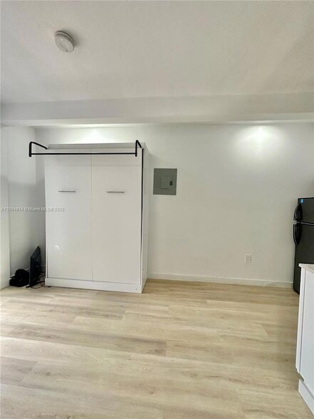 Building Photo - 415 75th St