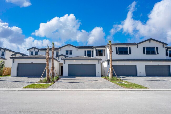 Building Photo - 3024 Green Palm Ct