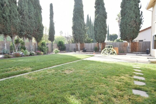 Building Photo - Remodeled and Spacious 4 Bedroom 2.5 Bath Home in Desirable South San Jose Neighborhood