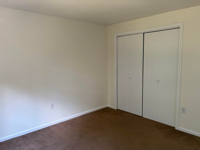 Building Photo - 2108 White Cedar Blvd